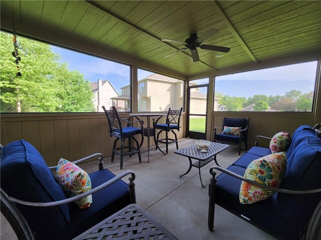 14650 NW 66th Ter, Parkville, MO 64152 - view of patio with outdoor lounge area and ceiling fan