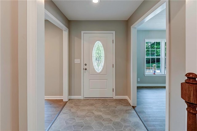 16253 W Briarwood Ct, Olathe, KS 66062 - foyer featuring light wood-type flooring, baseboards, and recessed lighting