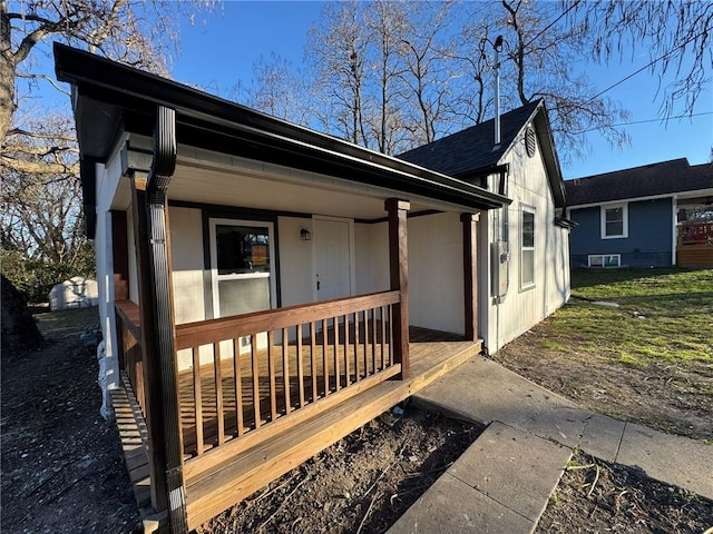 view of front of property featuring covered porch