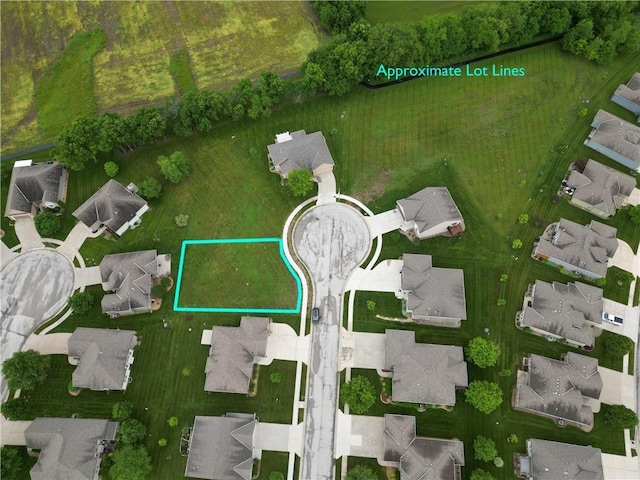 305 Crestview Ct, Raymore, MO 64083
