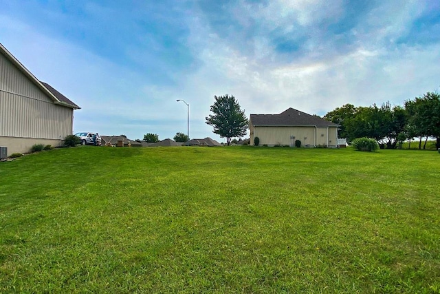 300 Crestview Ct, Raymore, MO 64083
