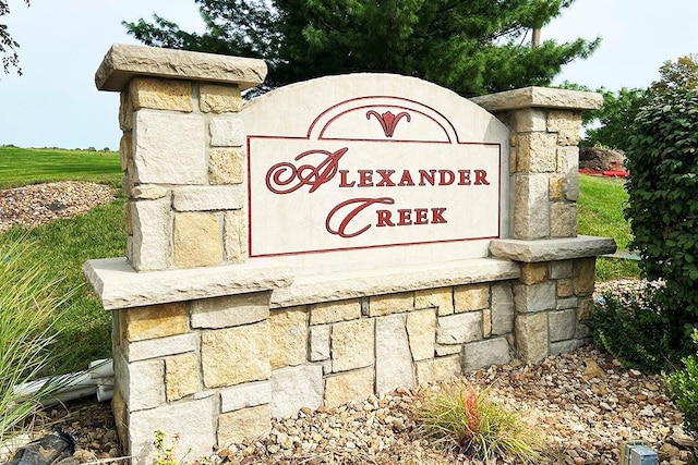 300 Crestview Ct, Raymore, MO 64083