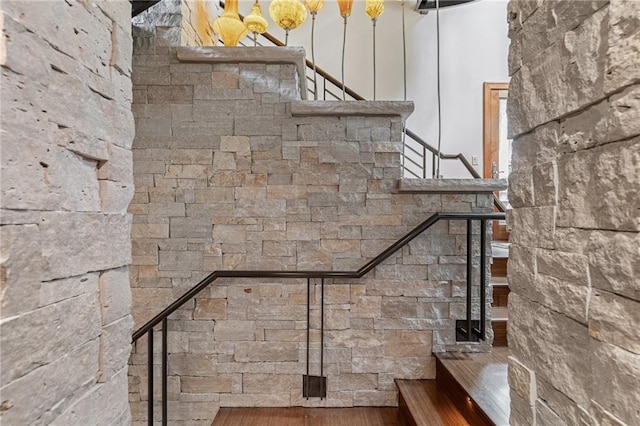8700 Lee Blvd, Leawood, KS 66206 - view of stairway