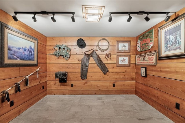 8700 Lee Blvd, Leawood, KS 66206 - interior space with track lighting and wood walls