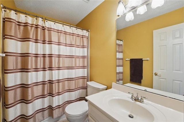 12287 S Mullen Rd, Olathe, KS 66062 - bathroom featuring toilet, a textured ceiling, vanity, and curtained shower