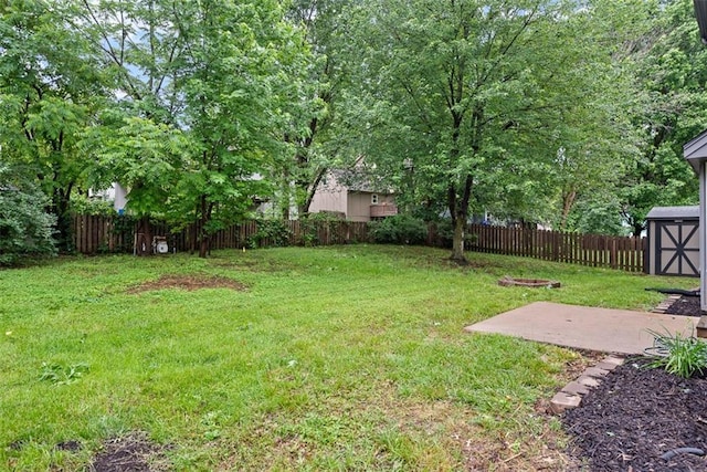 1051 E 121st St, Olathe, KS 66061 - view of yard with a patio