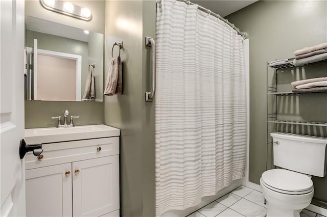 6721 S Read Rd Unit 1, Pleasanton, KS 66075 - bathroom featuring toilet, vanity, and a shower with shower curtain