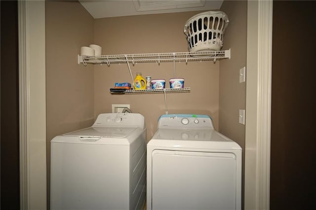 8941 NE 116th Pl, Kansas City, MO 64157 - laundry room featuring independent washer and dryer