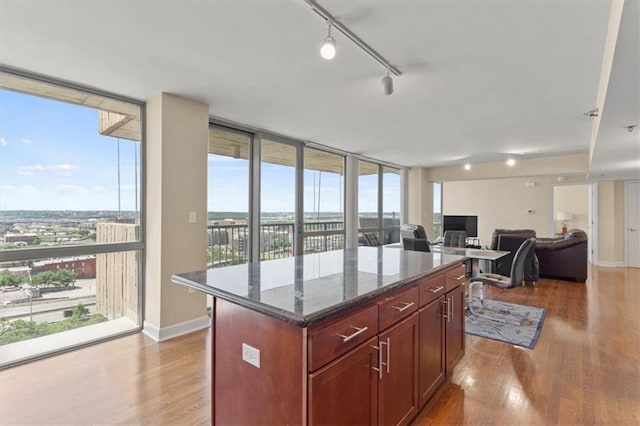 600 E Admiral Blvd Unit 1305, Kansas City, MO 64106 - photo 1