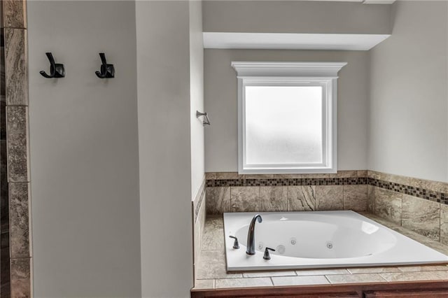 12750 N Arbor Way, Platte City, MO 64079 - full bathroom featuring a tub with jets