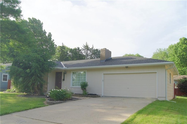 1919 Seneca St, Leavenworth, KS 66048 - single story home featuring driveway, a chimney, an attached garage, and a front yard