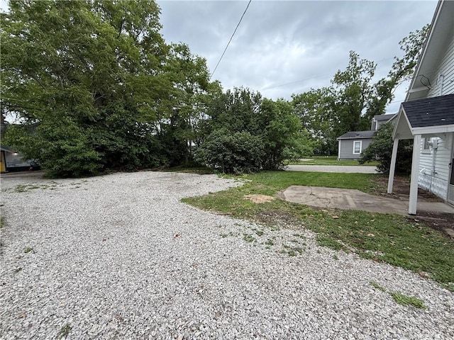 803 N Mulberry St, Maryville, MO 64468 - view of yard