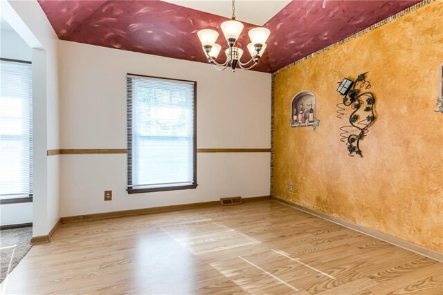 6704 N Garfield St, Gladstone, MO 64118 - photo 9