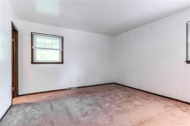 6704 N Garfield St, Gladstone, MO 64118 - photo 18