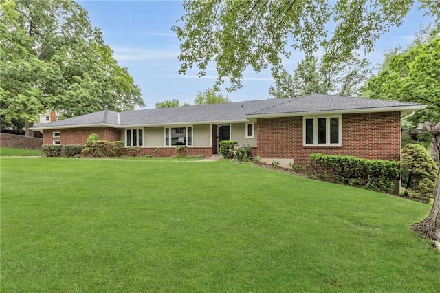 4212 NW Briarcliff Ln, Kansas City, MO 64116 - single story home featuring a front lawn and brick siding