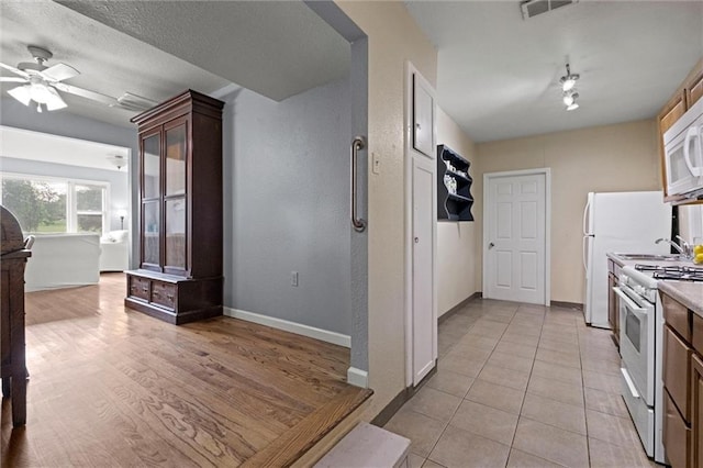 8249 Ward Pkwy, Kansas City, MO 64114 - photo 11