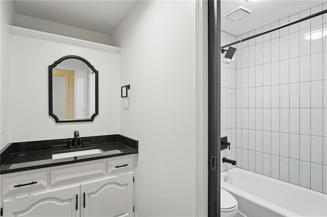 5263 SW Raintree Pkwy, Lees Summit, MO 64082 - full bath featuring vanity, toilet, and washtub / shower combination