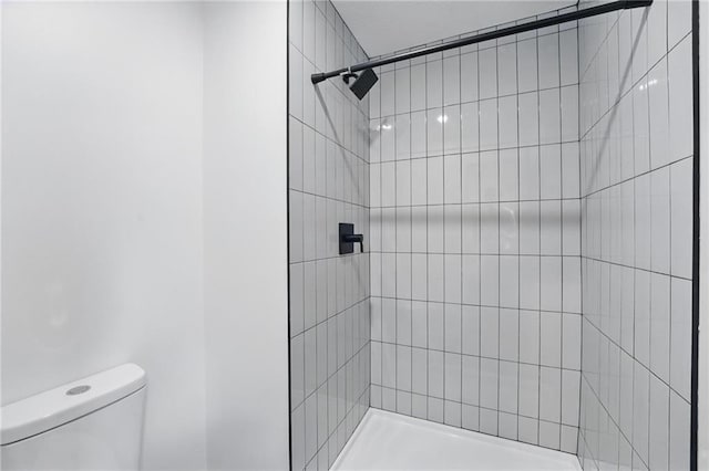 5263 SW Raintree Pkwy, Lees Summit, MO 64082 - bathroom with toilet and a tile shower