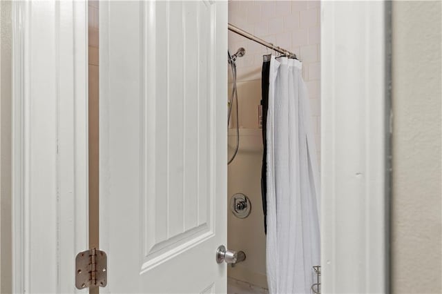 15205 E 40th St S, Independence, MO 64055 - bathroom view of curtained shower