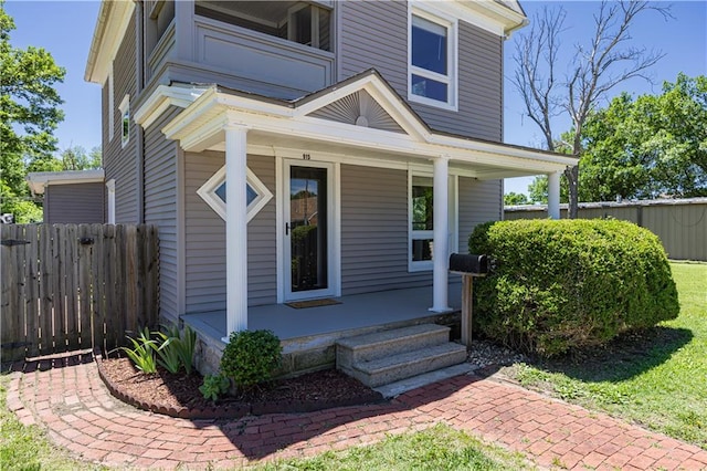 915 Main St, Neodesha, KS 66757 - doorway to property with a porch