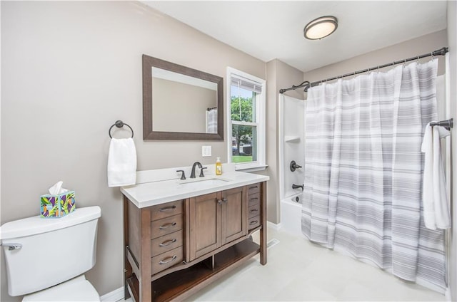 915 Main St, Neodesha, KS 66757 - full bath featuring vanity, toilet, and shower / bath combination with curtain
