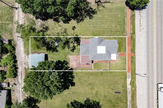 915 Main St, Neodesha, KS 66757 - view from above of property with property boundaries highlighted
