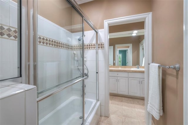 3109 W 118th St, Leawood, KS 66211 - full bath featuring vanity and combined bath / shower with glass door