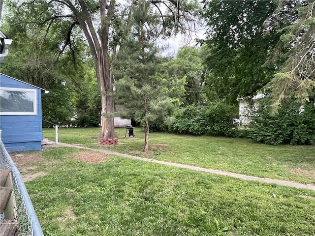 2302 3rd Ave, Leavenworth, KS 66048 - view of green lawn