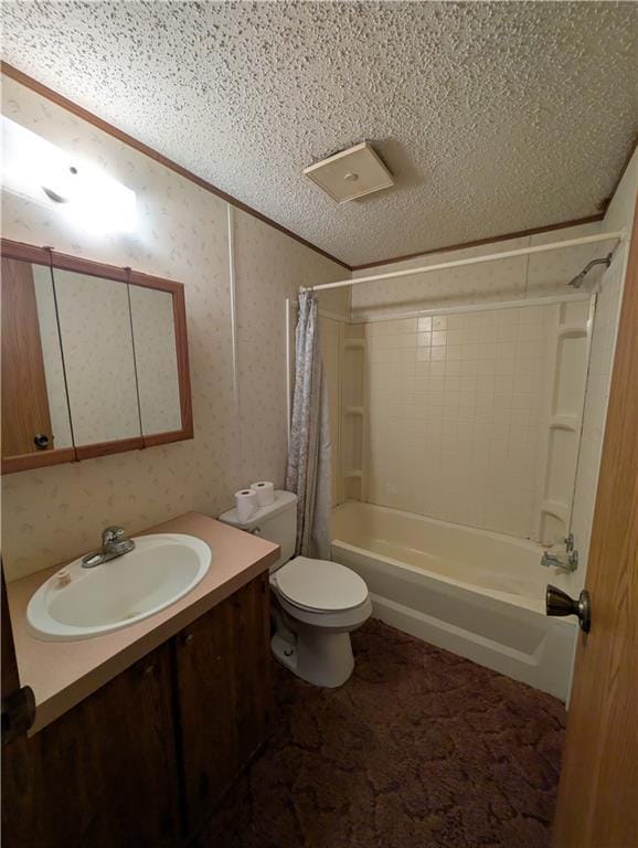 full bathroom with shower / tub combo with curtain, toilet, vanity, and a textured ceiling