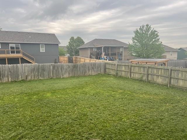 2216 Chanticleer St, Excelsior Springs, MO 64024 - view of yard