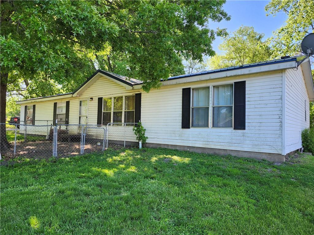 708A Prichard St, Princeton, MO 64673 - photo 1