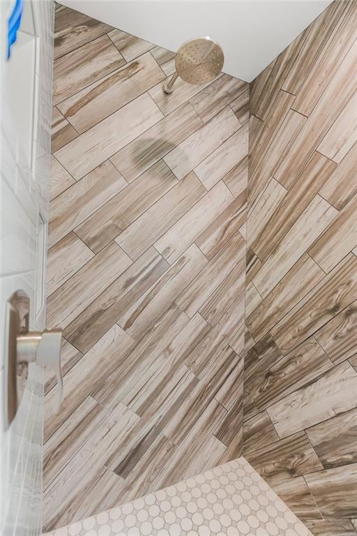 8911 W 104th St, Overland Park, KS 66212 - bathroom view of tiled shower