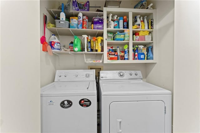 800 Tyler Ave, Warrensburg, MO 64093 - laundry area featuring separate washer and dryer