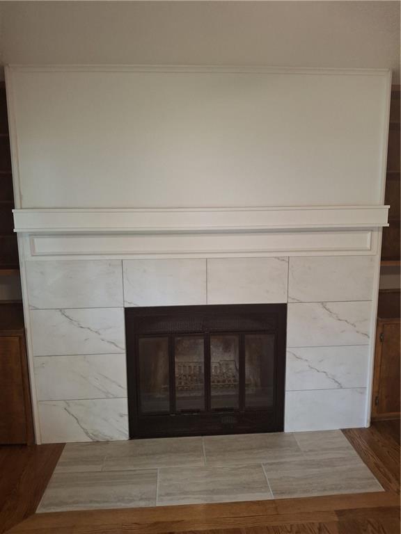 715 E Blackhawk St, Ottawa, KS 66067 - detailed view of a high end fireplace