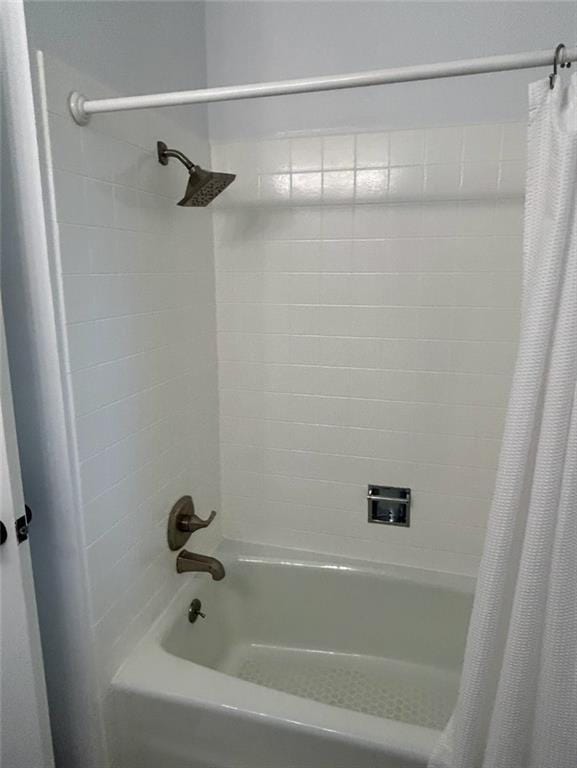1702 Countryside Dr, Pittsburg, KS 66762 - full bath featuring shower / bath combo
