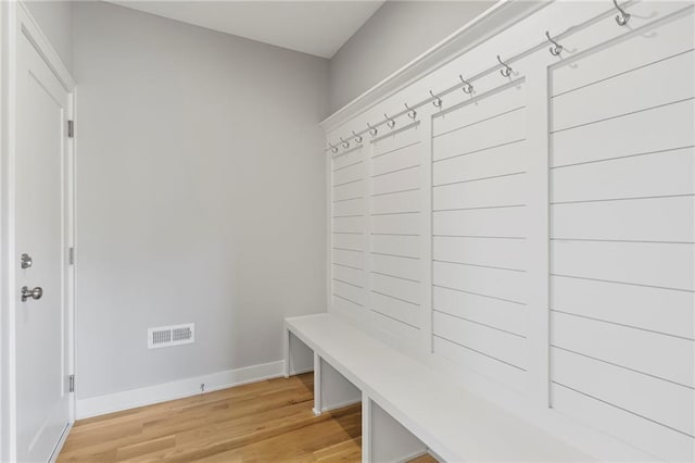20611 W 113th St, Olathe, KS 66061 - mudroom featuring light wood-style floors and baseboards