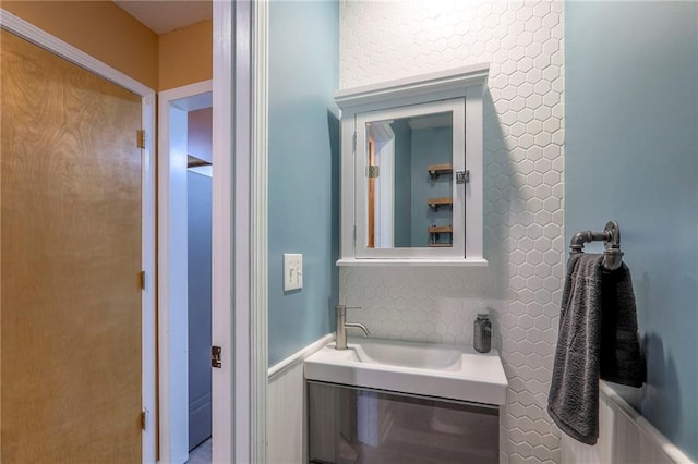 1875 E Mechanic Ave, Independence, MO 64050 - bathroom featuring vanity