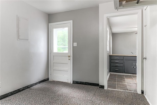 6721 Larsen Ln, Shawnee, KS 66203 - entrance foyer featuring baseboards