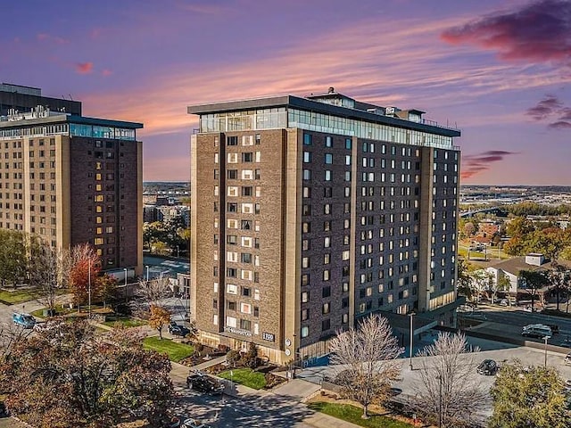 700 E 8th St Unit 7R, Kansas City, MO 64106