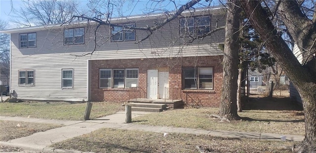 1910 S Joplin St, Pittsburg, KS 66762 - multi unit property with brick siding and a front lawn
