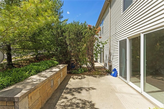 5412 Fairmount Ave, Kansas City, MO 64118 - view of patio