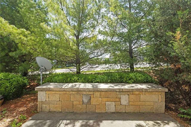 5412 Fairmount Ave, Kansas City, MO 64118 - view of patio / terrace