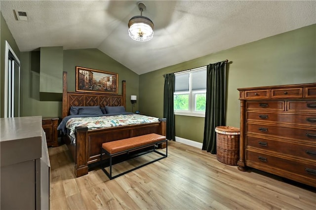611 N Winnebago Dr, Lake Winnebago, MO 64034 - bedroom featuring light wood-type flooring, lofted ceiling, and baseboards