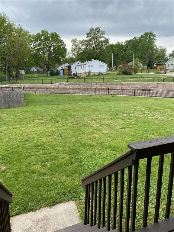 11307 W 60th St, Shawnee, KS 66203 - view of yard