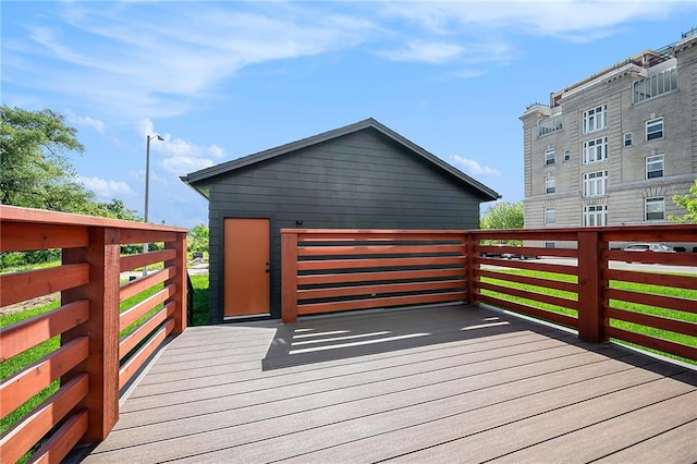 2605 W Paseo Blvd, Kansas City, MO 64108 - view of wooden terrace