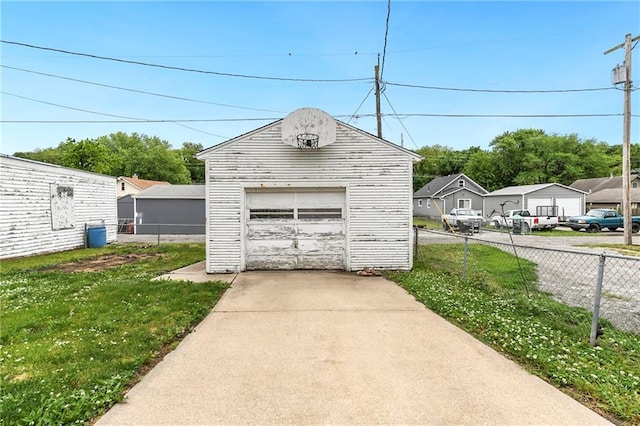 3121 Saint Joseph Ave, Saint Joseph, MO 64505 - detached garage with driveway