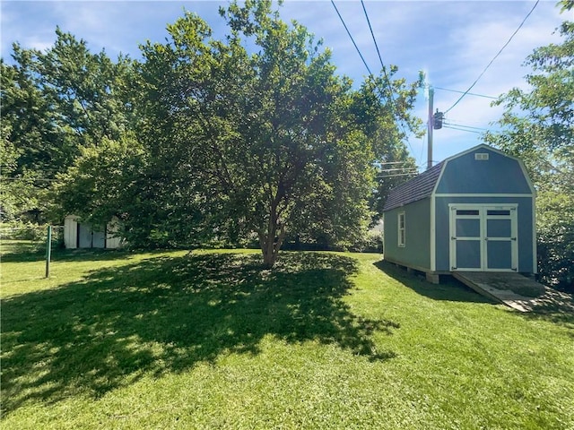 7139 Hardy St, Overland Park, KS 66204 - view of grassy yard
