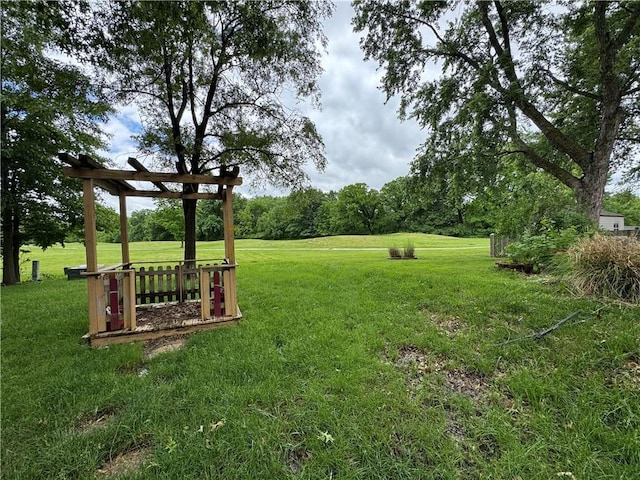 6705 E 140th Pl, Grandview, MO 64030 - view of green lawn