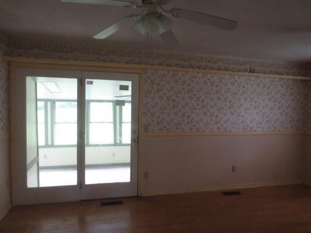 13105 E 61st St, Kansas City, MO 64133 - photo 14