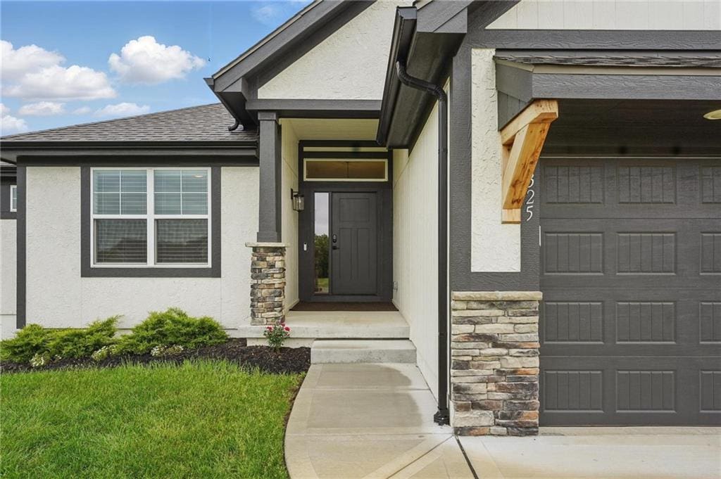 9325 N Poplar Ave, Kansas City, MO 64156 - photo 1